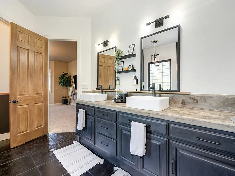 7029 Pembroke Way — Photo 44