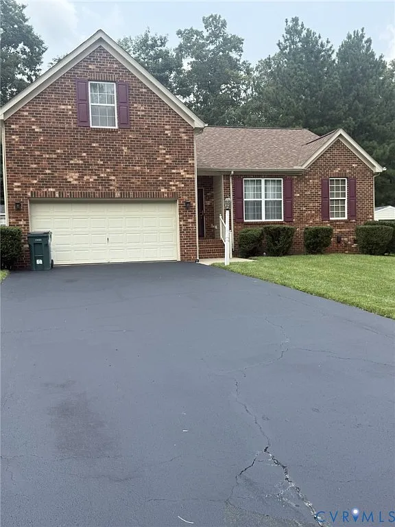 4 bed, 2.0 bath, 2529 sqft, $2,500 — Photo 1