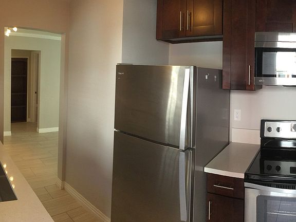 5th image of 1003 E Clark Ave APT 1
