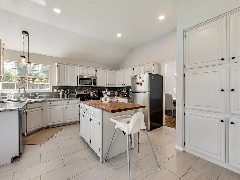 7404 Catlow Ct — Photo 13