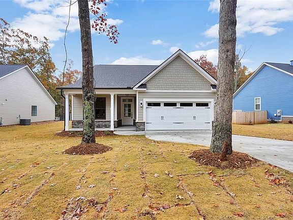 2nd image of 203 Kennedy Ln