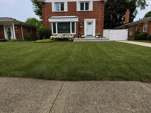 31159 Kelly Rd, Fraser, MI 48026