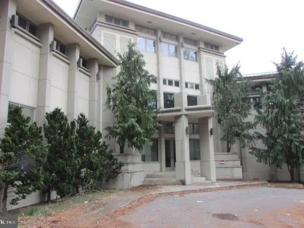 80 Greenwood Cir, Wormleysburg, PA 17043