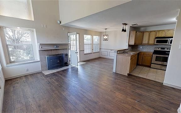 4th image of 3951 Harbor Ct