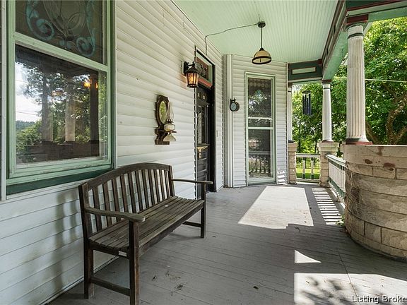 3rd image of 726 N Rhodes Avenue