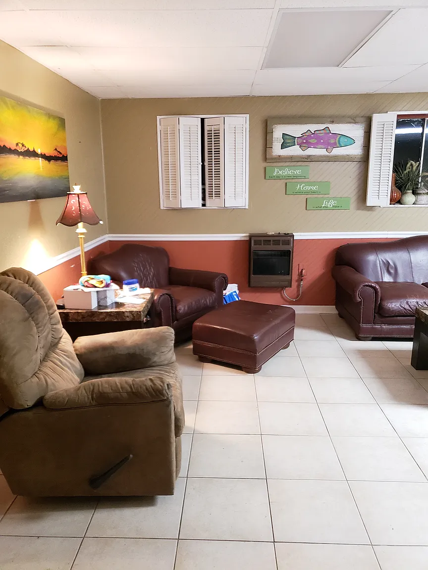 306 Woodland Dr photo 1