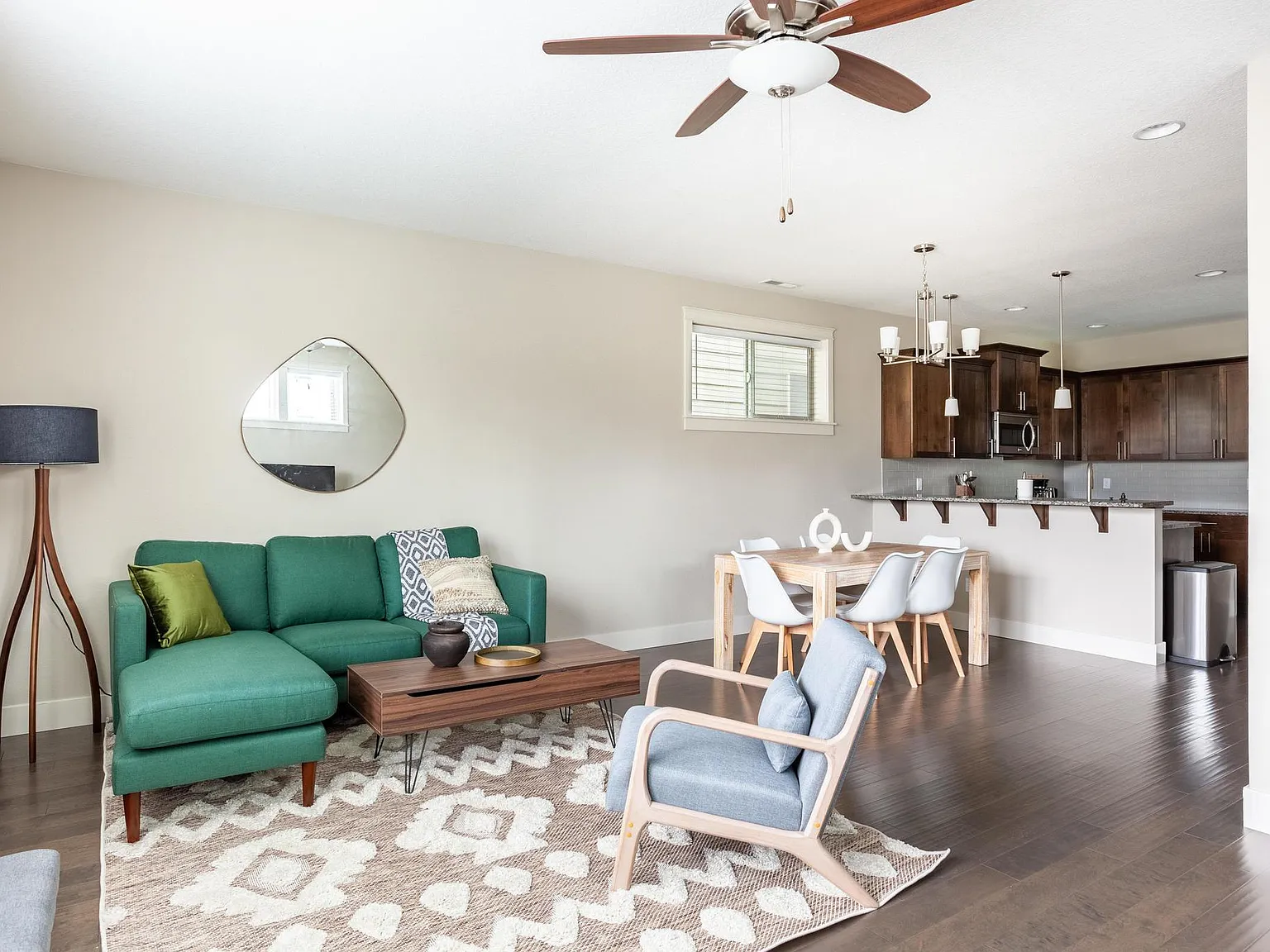 4 bed, 2325 sqft, $6,400 — Photo 1