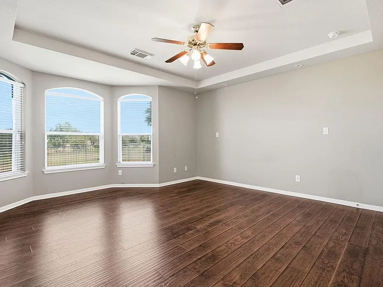 904 Winding Creek Pl — Photo 2