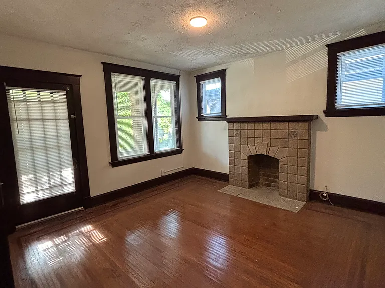 547 Considine Ave #2 — Photo 7