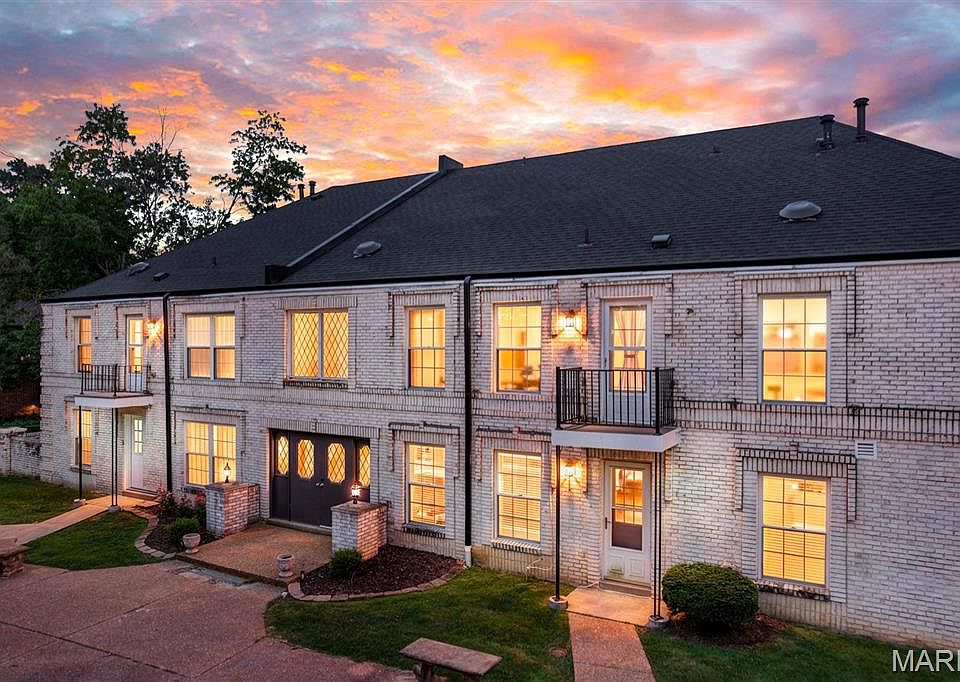 1st image of 4392 Chateau De Ville Dr APT E