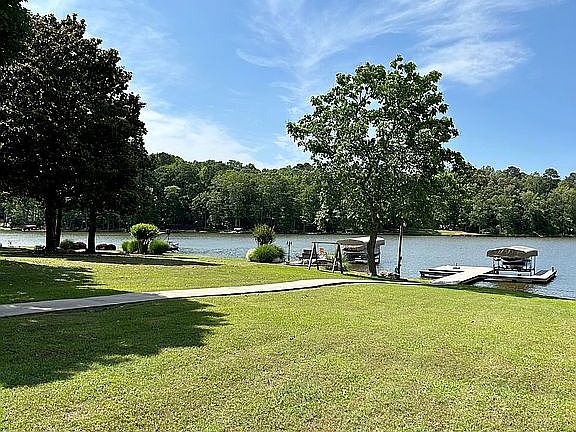 114 Thunder Road lake view 2