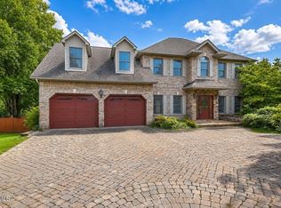 121 Quail Heights Ct, Kingsport, TN 37663