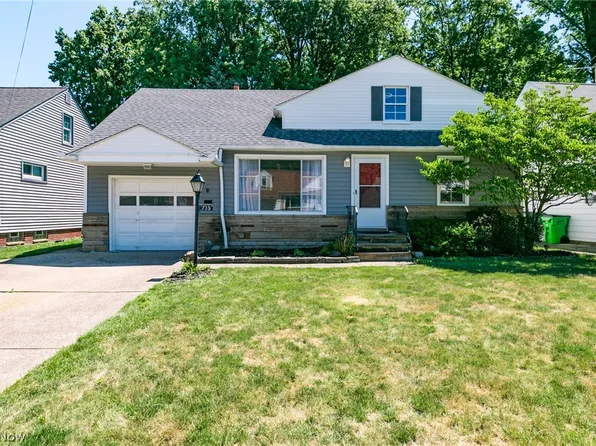 735 E 263rd St, Euclid, OH 44132