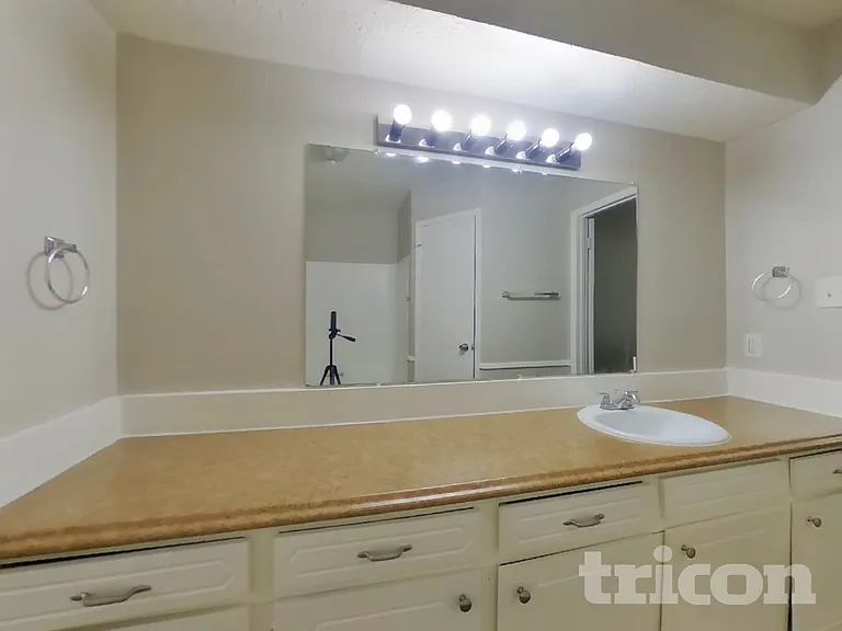 24122 Spring Mill Ln — Photo 10