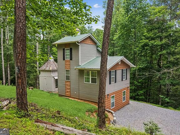 5th image of 375 Deerfield Dr