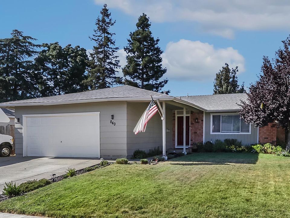 1st image of 840 Woodvale Dr