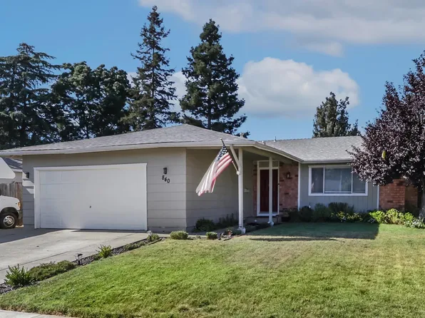 840 Woodvale Dr, Dixon, CA 95620