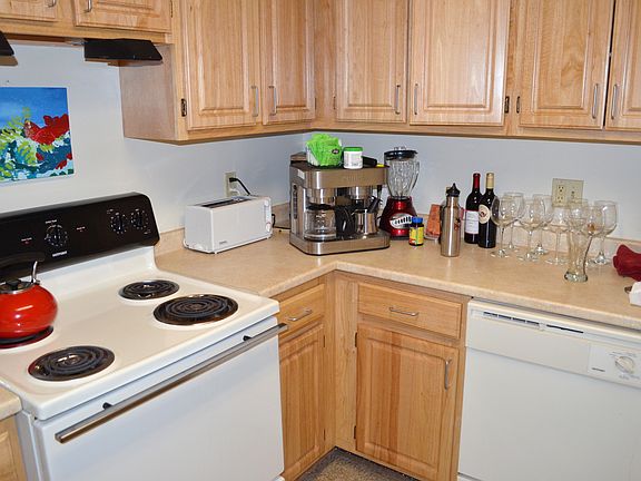 3rd image of 77 Westland Ave #106