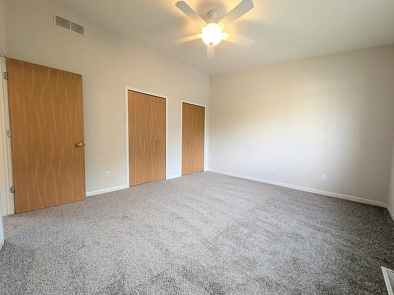 1366 E Dresser Rd — Photo 7