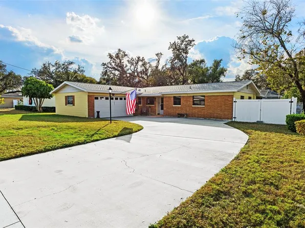 1233 Lorie Cir, Brandon, FL 33510