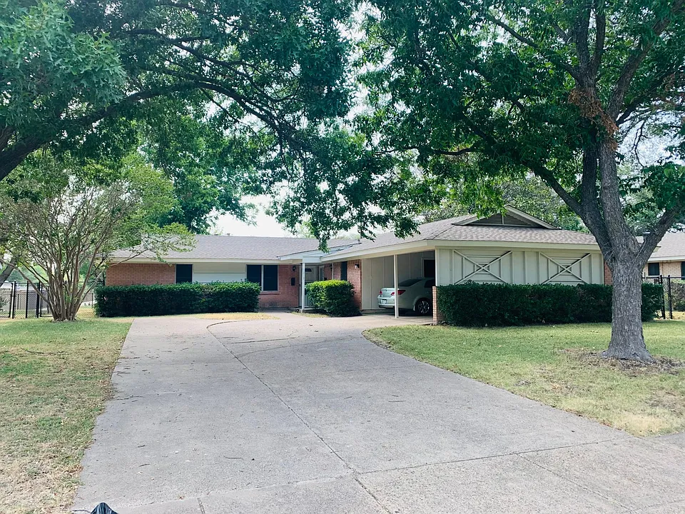 1213 Hampshire Ln #A