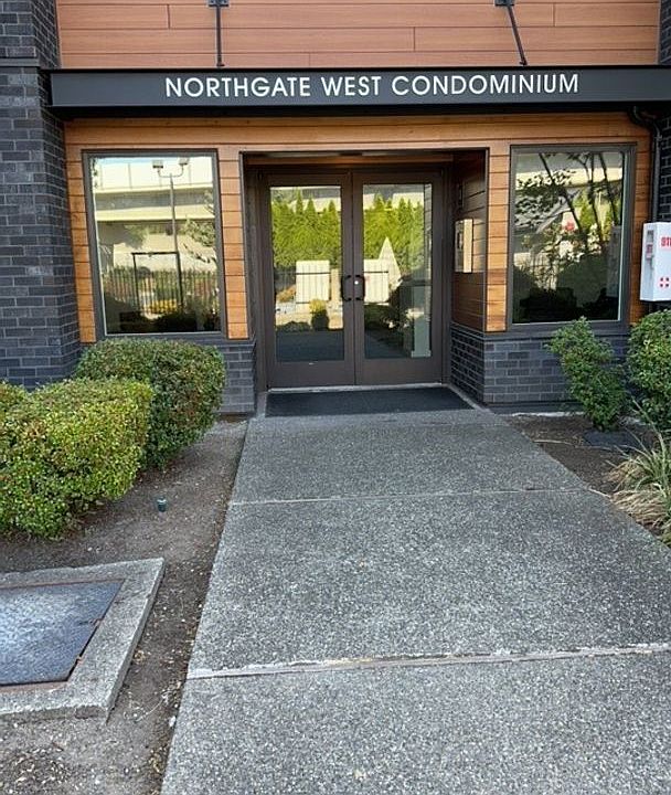 1st image of 11300 1st Ave NE APT 122