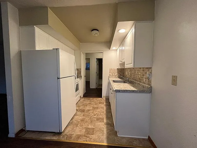 3217 Grand Blvd — Photo 12