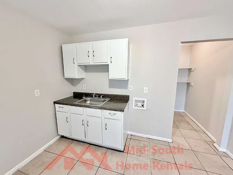 1549 Patton St — Photo 7