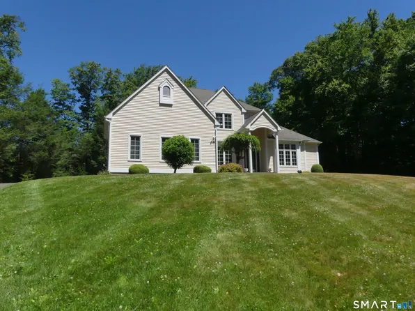 17-D Butterfield Road, Newtown, CT 06470