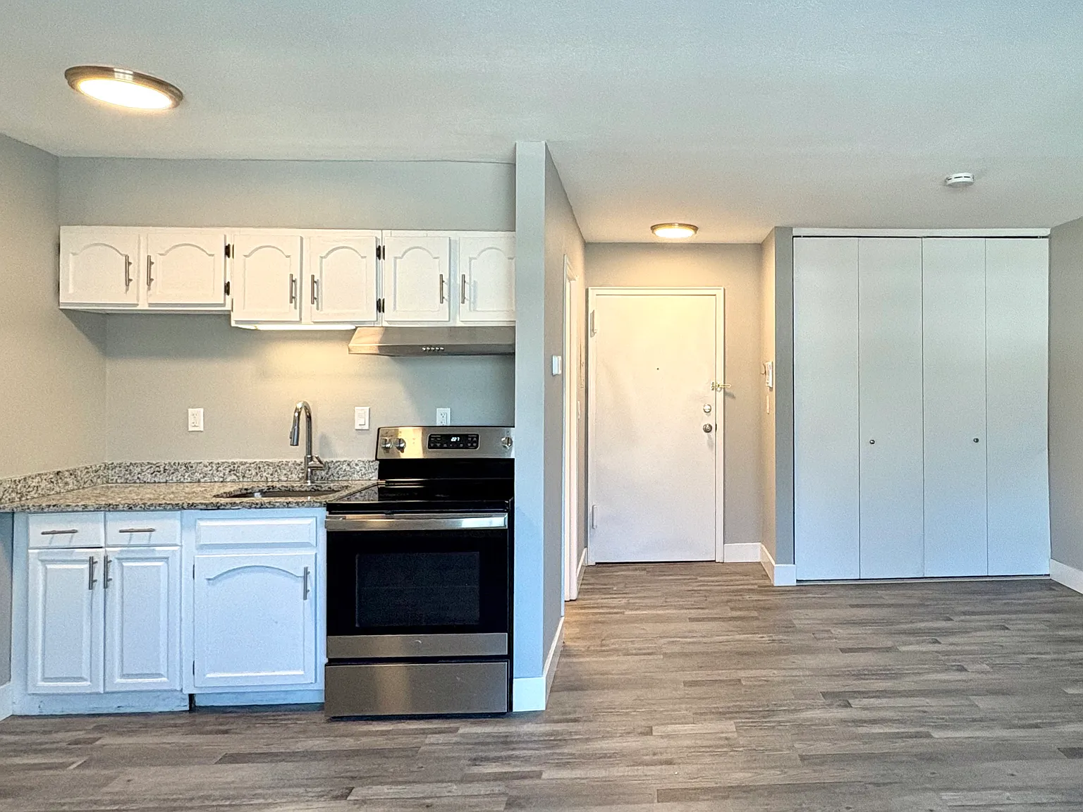 Lynn Apartments — Photo 2