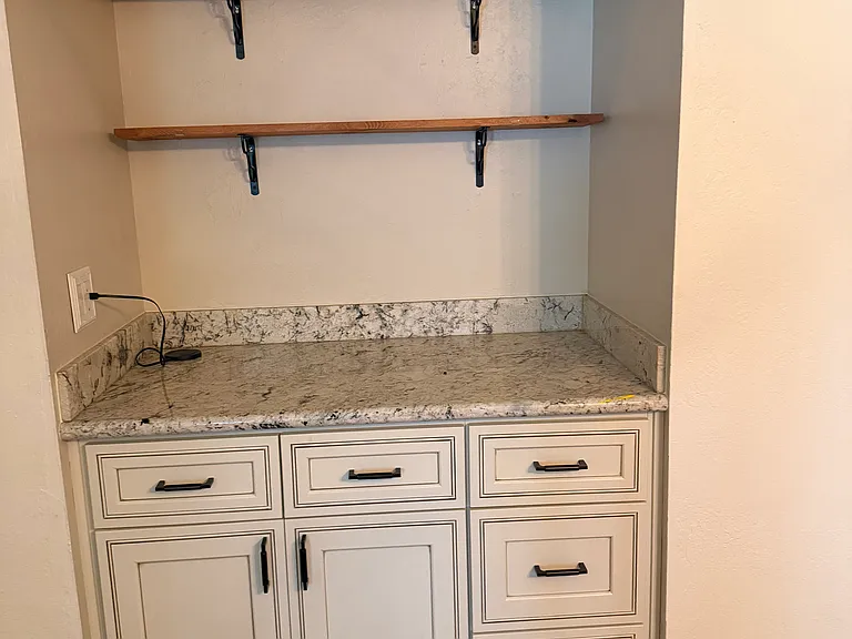 320 N Civic Dr #103 — Photo 8