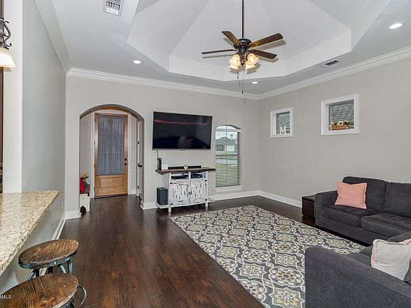 4th image of 105 Nanoke Ln