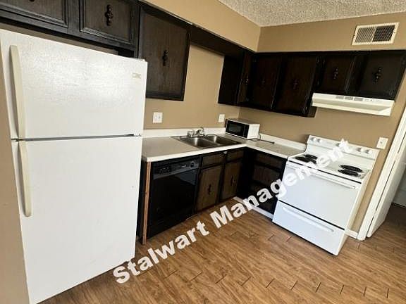 4th image of 9205 E 54th Ter
