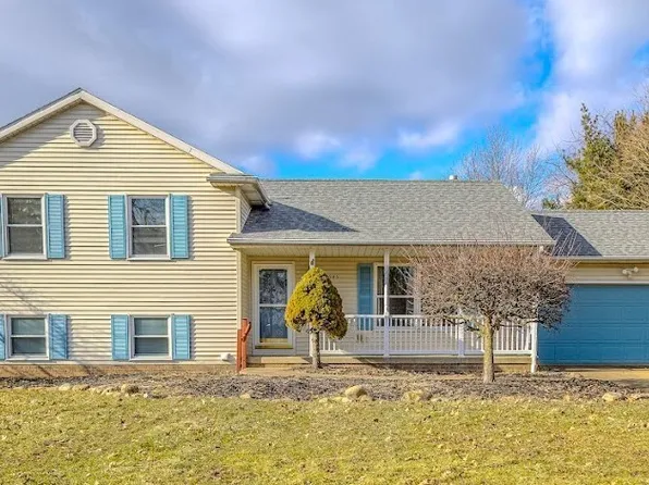 5545 Eastview St, Louisville, OH 44641