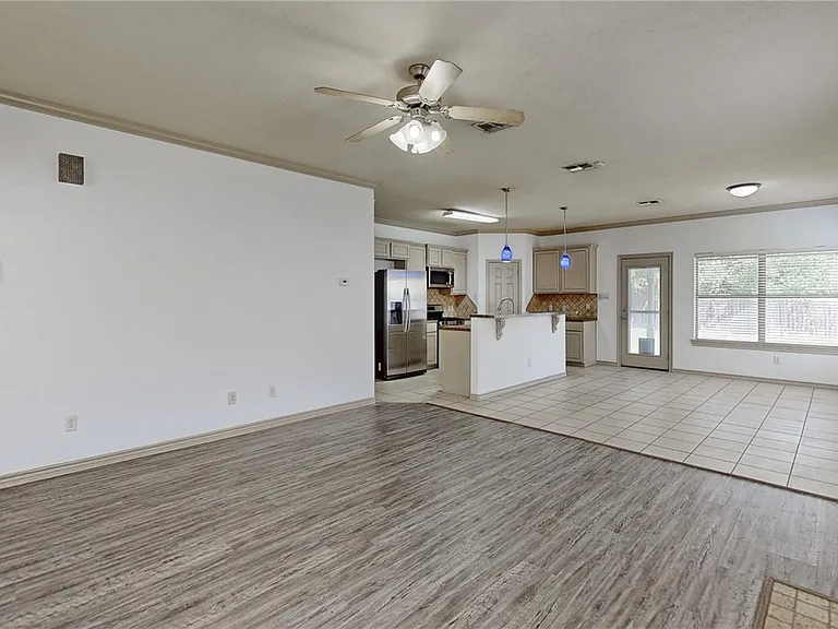 2212 Brougham Pl — Photo 5