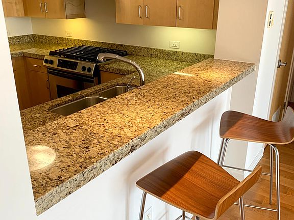 5th image of 750 Van Ness Ave #2