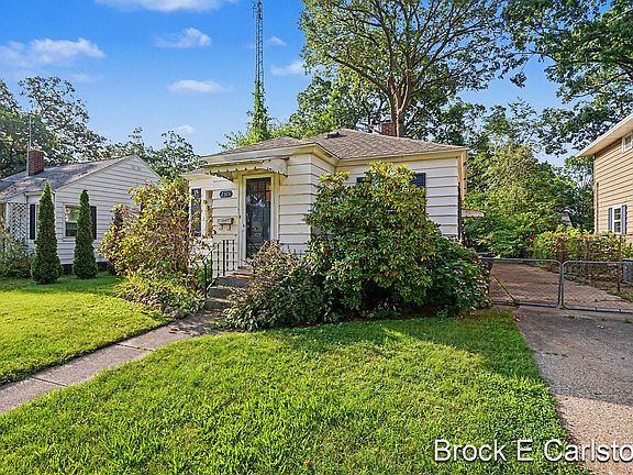 5th image of 2315 Harding Ave