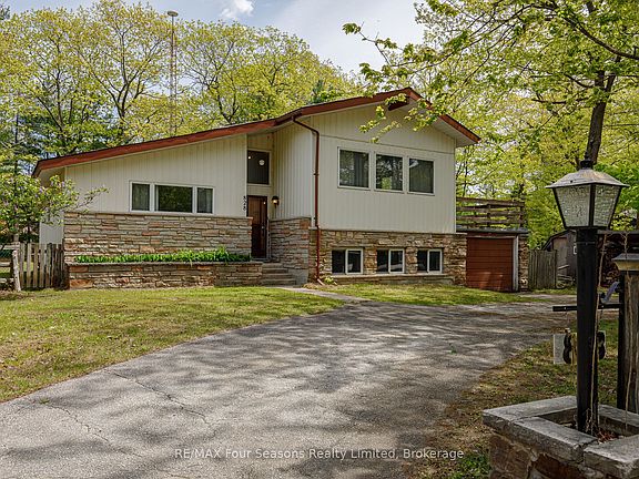 2nd image of 828 Oxbow Park Dr