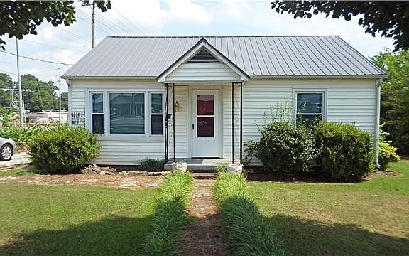 3rd image of 146 E Petty Ln