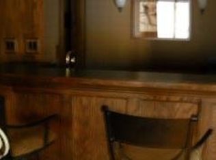 4805 Stoneleigh Rd, Bloomfield Hills, MI 48302