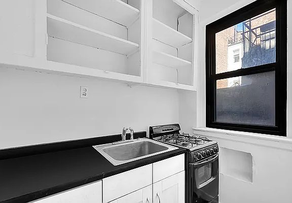 4th image of 345 E 77th St APT 2F