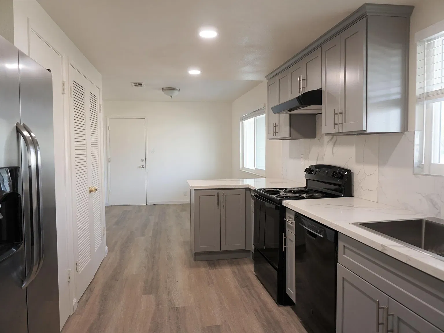 7824 Peppertree Rd — Photo 2
