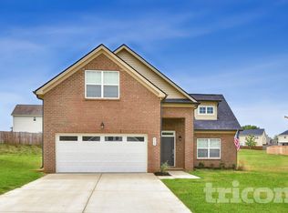 319 Wyburn Pl, Burns, TN 37029