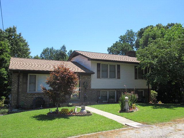 1st image of 372 W Woodlawn Dr