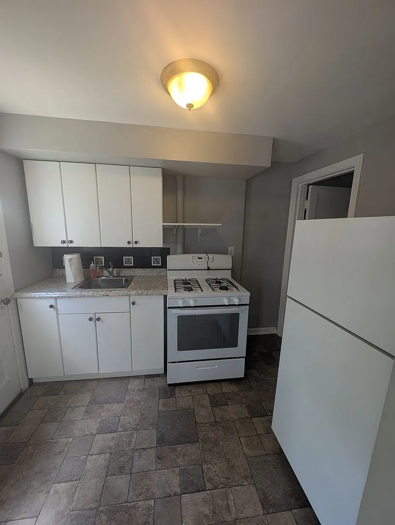 Cozy, Two Bed Available NOW! — Photo 3