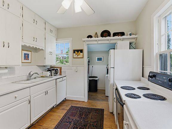 5th image of 1206 Cleves St