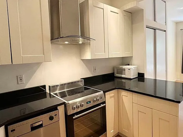 417 E 82nd St #2D — Photo 1