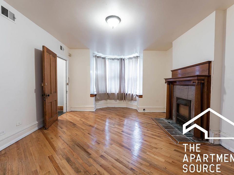 1st image of 1042 W Newport Ave #G