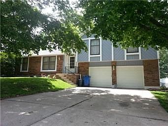 2nd image of 1824 NW Willow Brook Dr