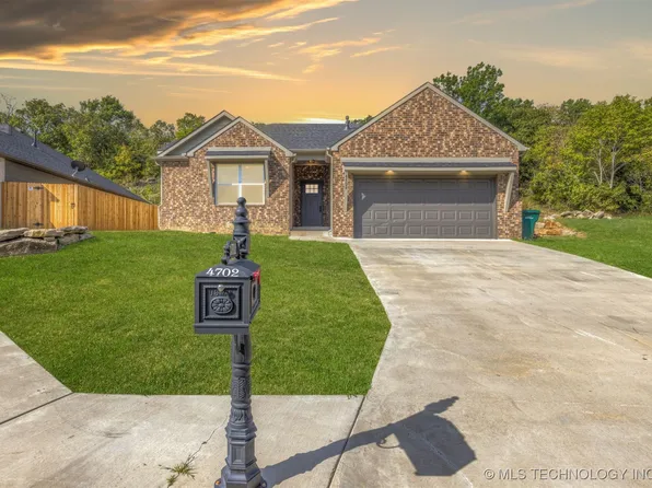 4702 S Linwood Dr, Sand Springs, OK 74063